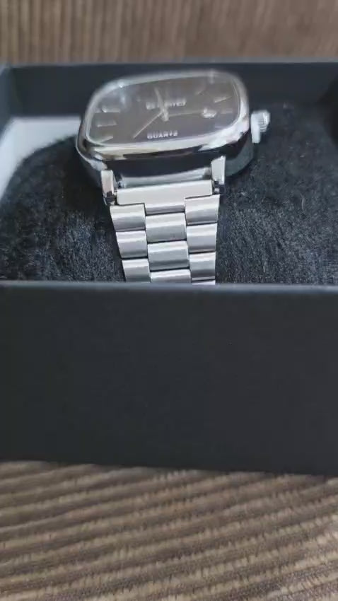 🖤 Relógio Clássico Prata e Preto - Design Quadrado Minimalista