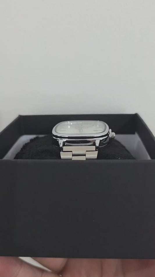 ⏳ Relógio Vintage Prata - Mostrador Claro, Data e Estilo Retrô Único