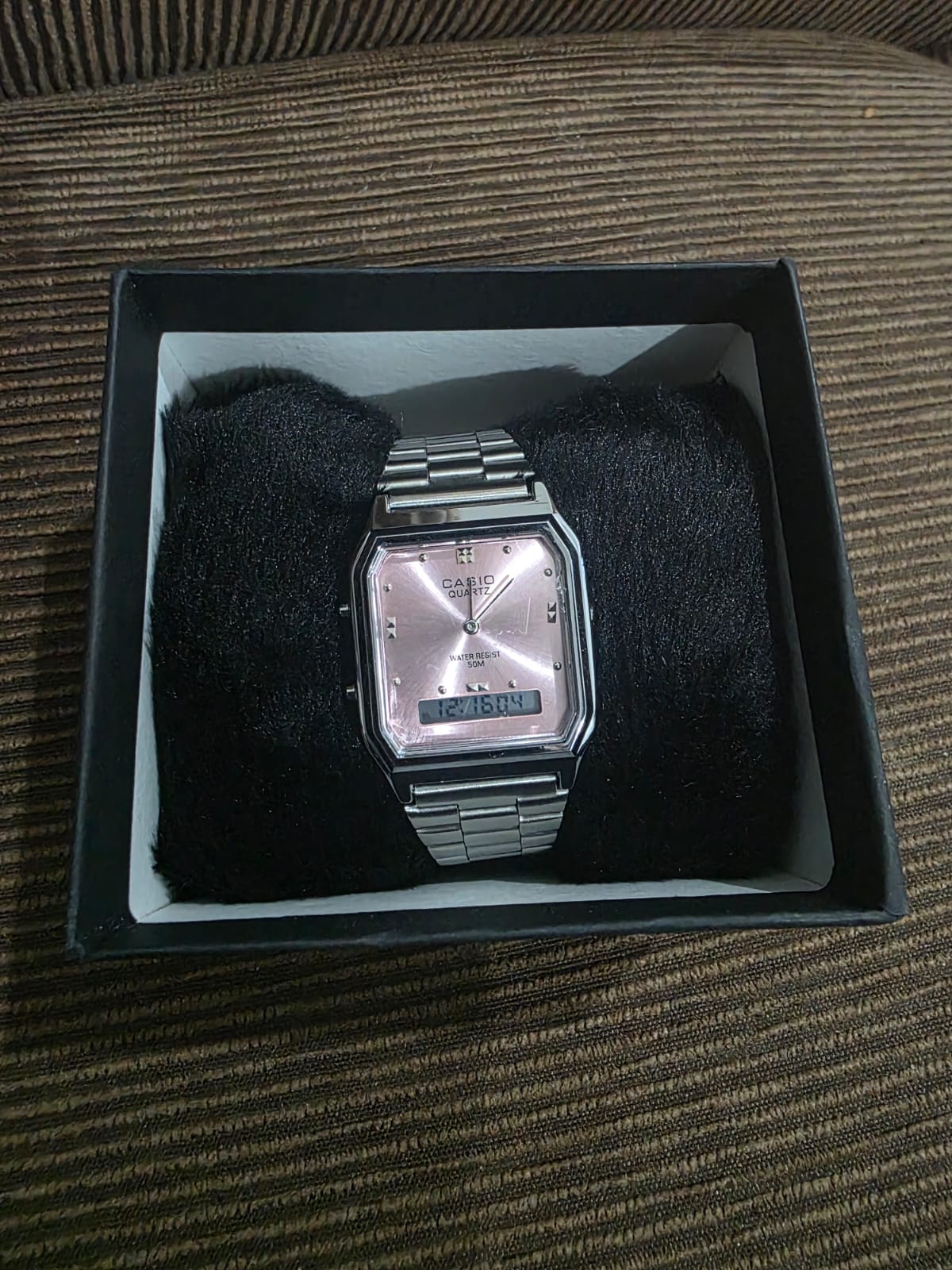 💖 Relógio Retrô Ana-Digi Prata - Mostrador Rosa Pastel e Design Vintage Exclusivo