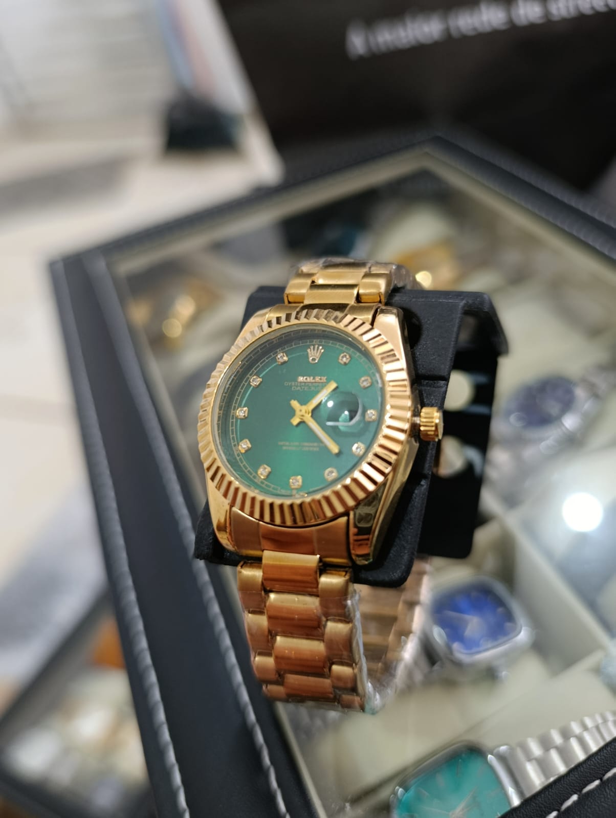 ✨ Rolex Unisex 30mm: Luxo e Elegância em Ouro e Esmeralda