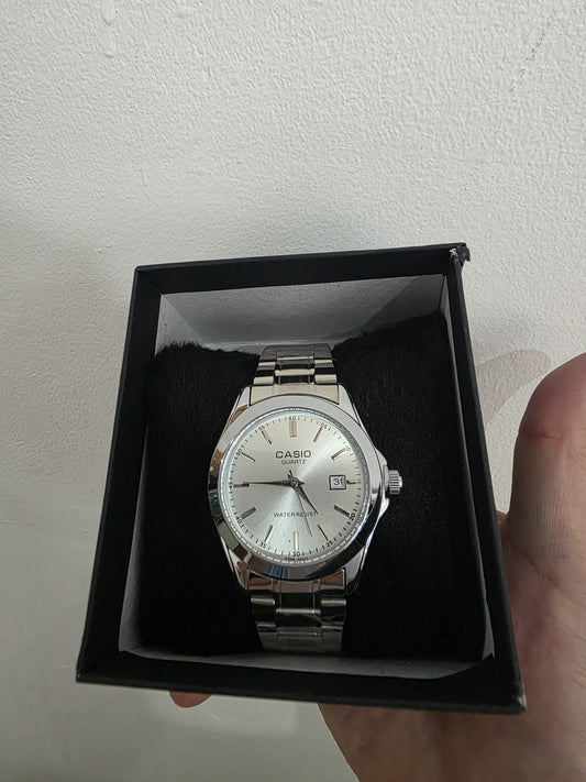 💎 Relógio Clássico Masculino Prata (Aço Inoxidável) - Mostrador Claro e Data